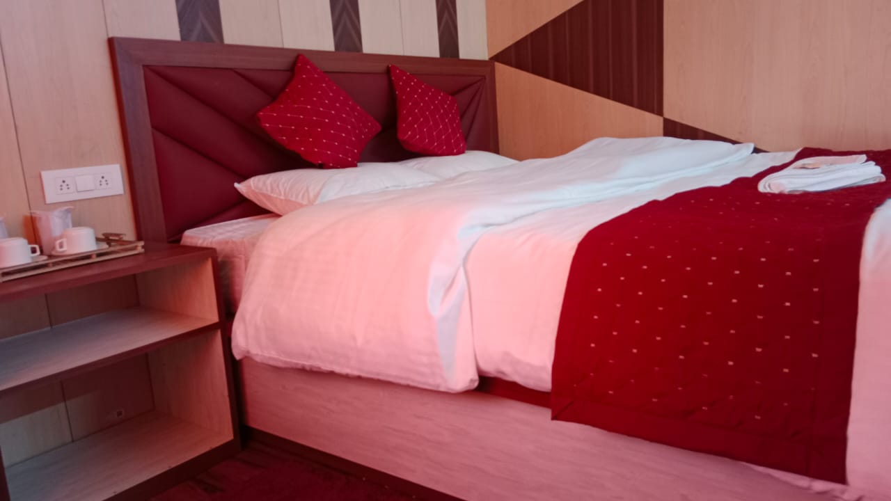 Deluxe Double Bed