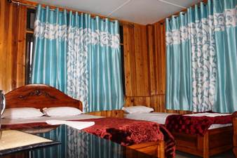 Standard triple bed