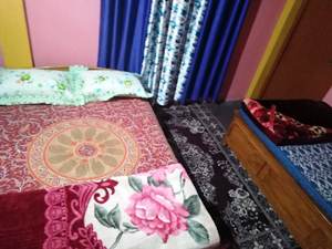 Standard triple bed