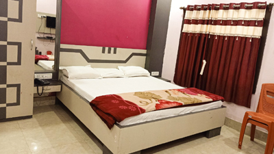 Non AC Deluxe Double Bed
