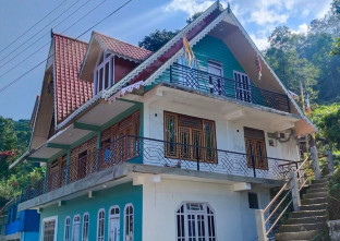 Castle Homestay in Lamahatta